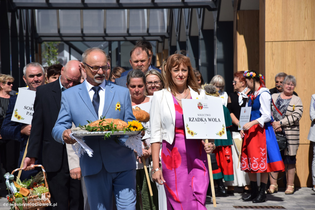 Dożynki w Brześciu Kujawskim - korowód i część obrzędowa