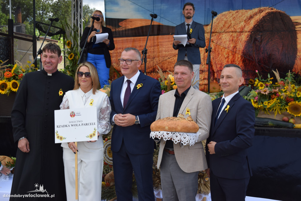 Dożynki w Brześciu Kujawskim - korowód i część obrzędowa