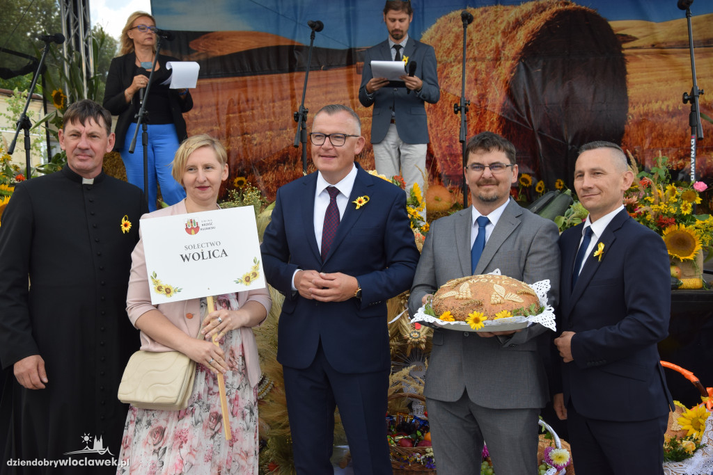 Dożynki w Brześciu Kujawskim - korowód i część obrzędowa