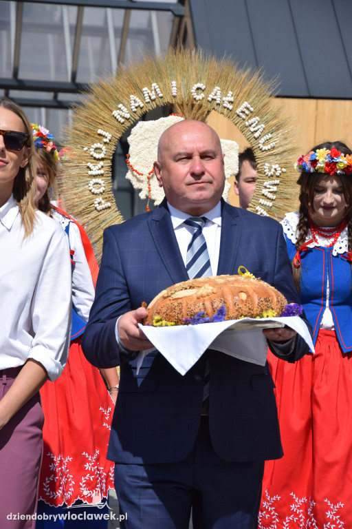 Dożynki w Brześciu Kujawskim - korowód i część obrzędowa