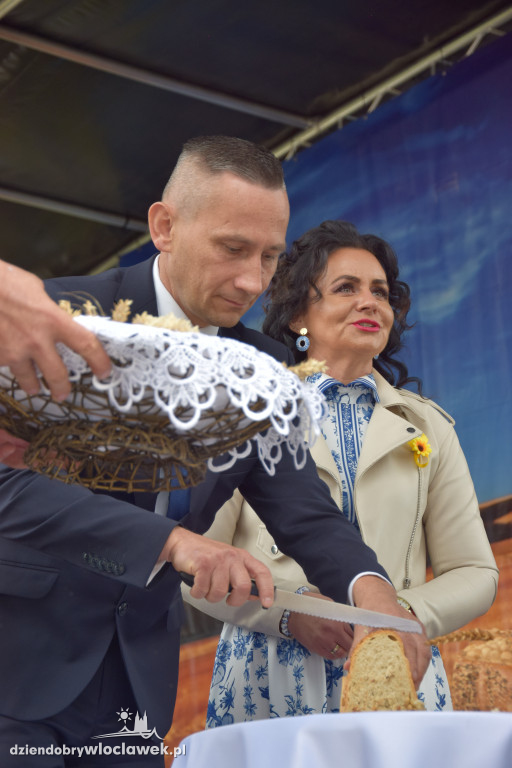 Dożynki w Brześciu Kujawskim - korowód i część obrzędowa