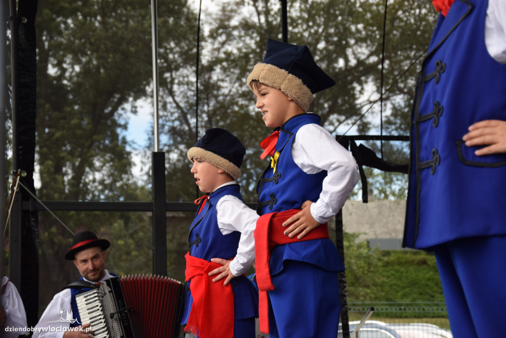 Dożynki w Brześciu Kujawskim - korowód i część obrzędowa