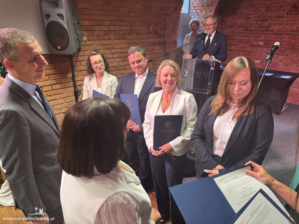 Przybyło 65 nauczycieli dyplomowanych