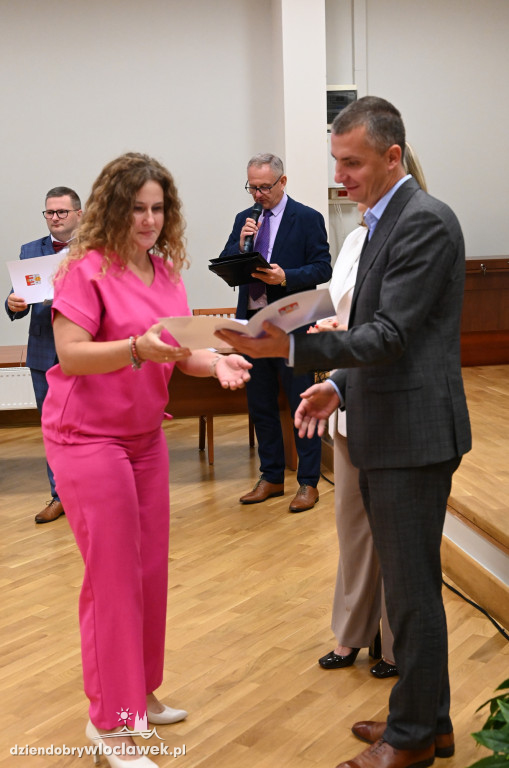 Wręczenie awansów zawodowych dla nauczycieli