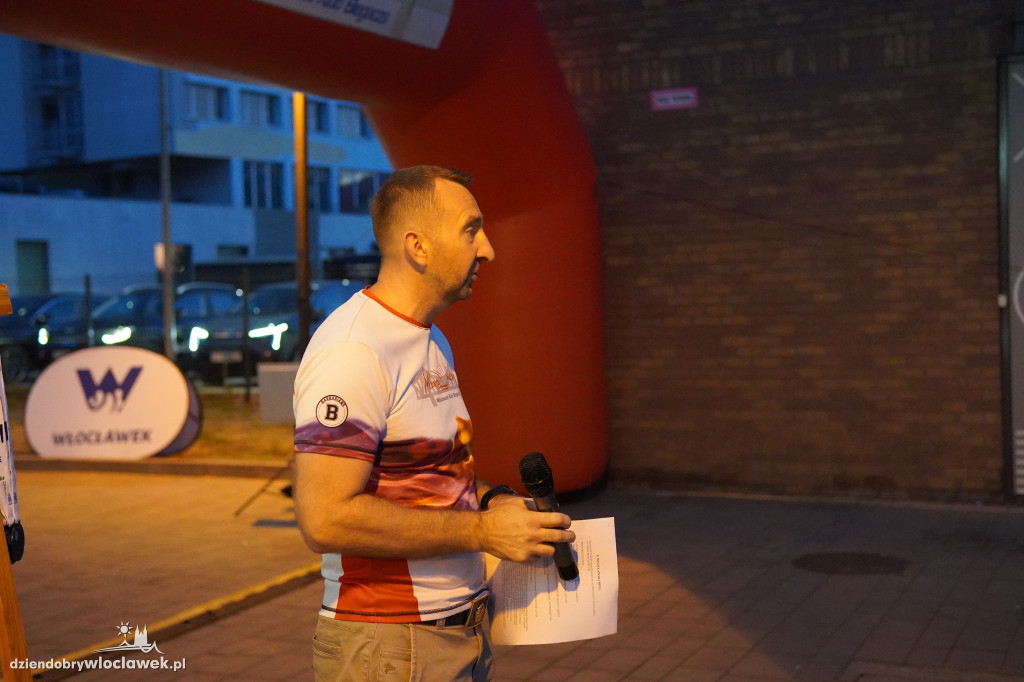 Nocny bieg ulicami Włocławka