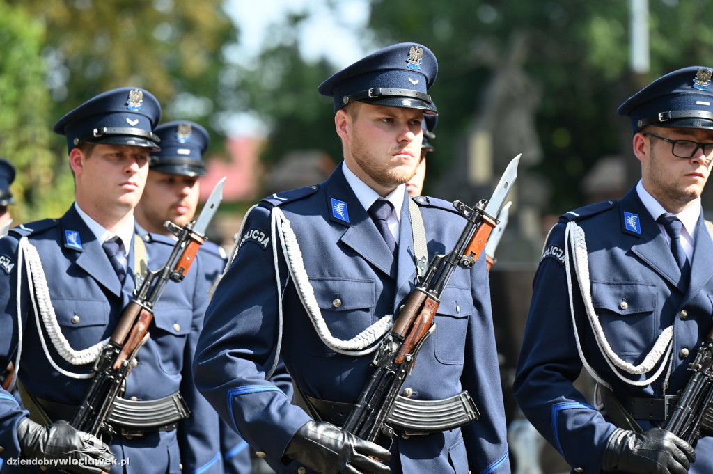 Pogrzeb policjanta na cmentarzu komunalnym