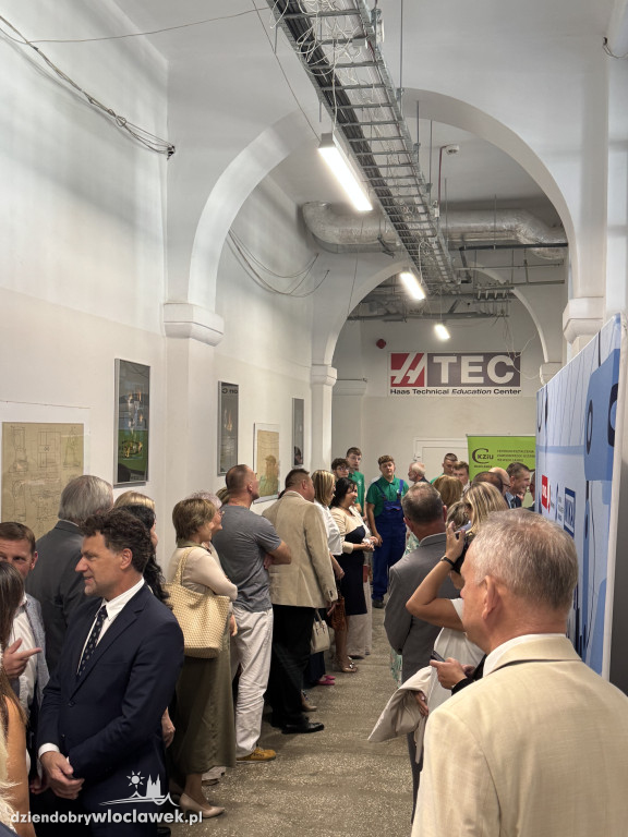 Otwarcie Centrum Robotów Przemysłowych w CKZiU