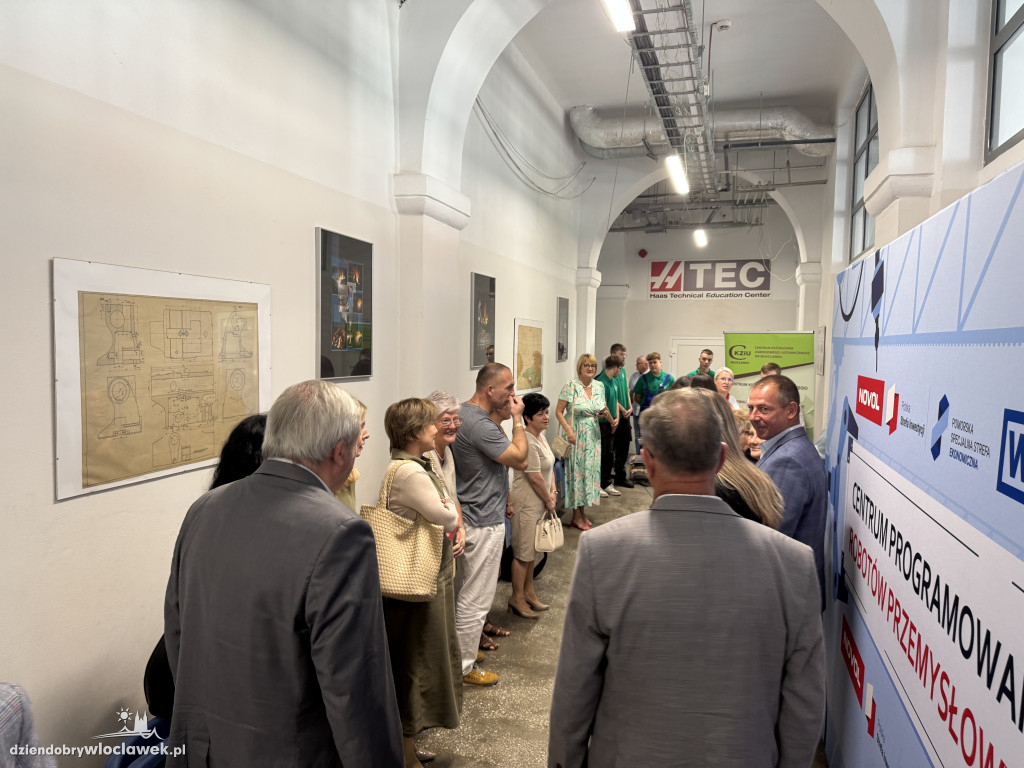 Otwarcie Centrum Robotów Przemysłowych w CKZiU