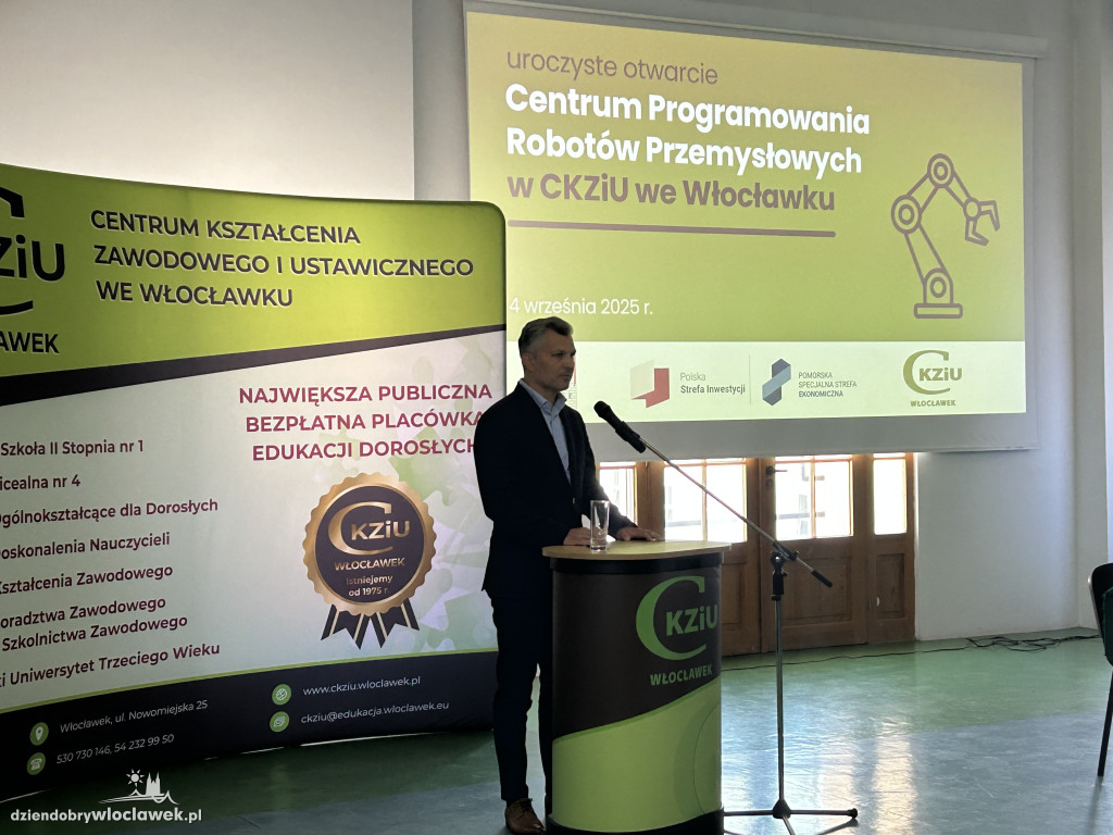 Otwarcie Centrum Robotów Przemysłowych w CKZiU