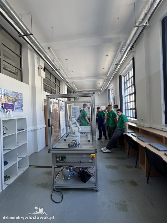 Otwarcie Centrum Robotów Przemysłowych w CKZiU
