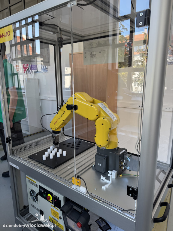 Otwarcie Centrum Robotów Przemysłowych w CKZiU