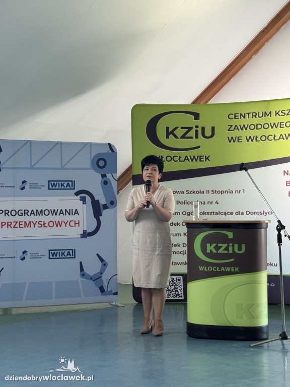Otwarcie Centrum Robotów Przemysłowych w CKZiU