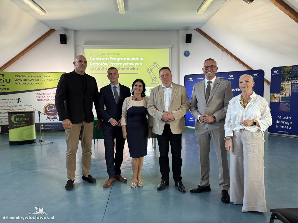 Otwarcie Centrum Robotów Przemysłowych w CKZiU