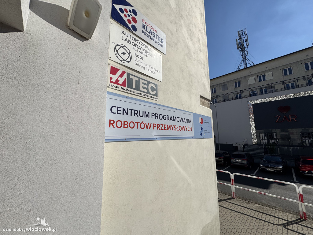 Otwarcie Centrum Robotów Przemysłowych w CKZiU