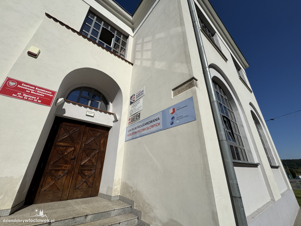 Otwarcie Centrum Robotów Przemysłowych w CKZiU