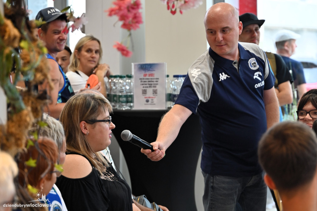 Koszykarze Anwil Włocławek z nowymi autami