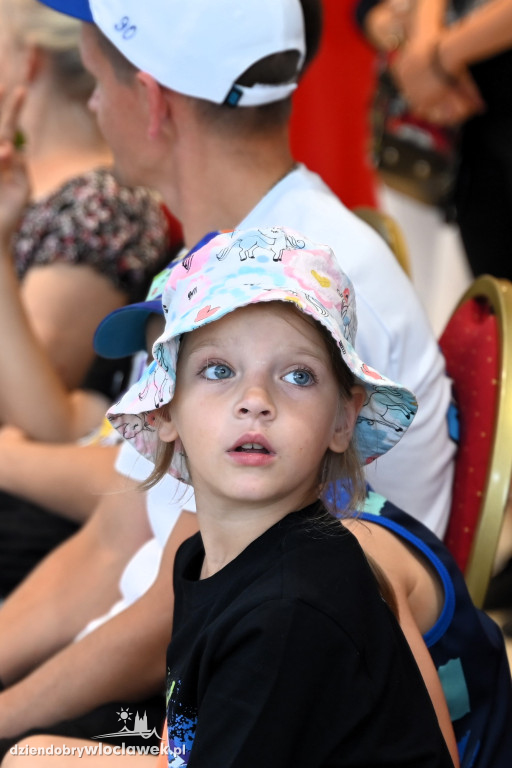 Koszykarze Anwil Włocławek z nowymi autami