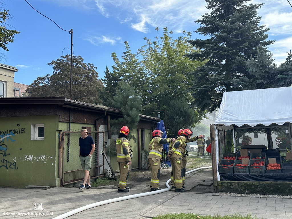 Pożar przy targowisku miejskim