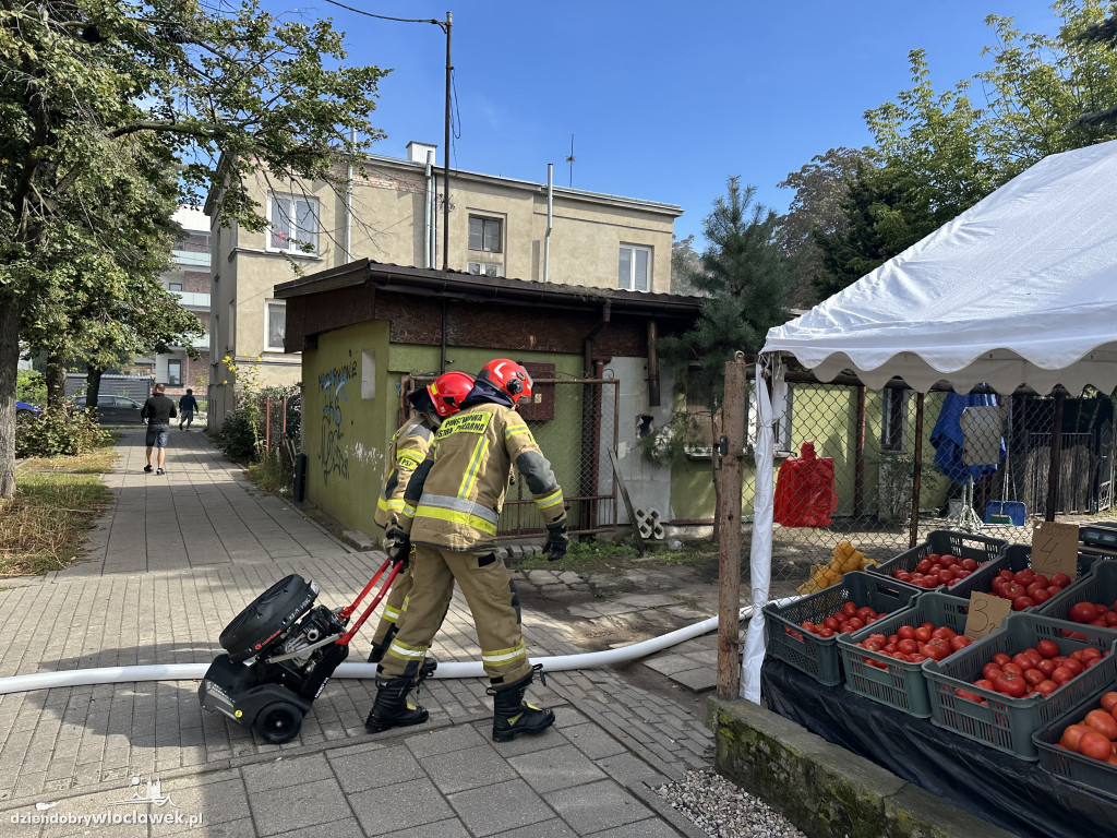 Pożar przy targowisku miejskim