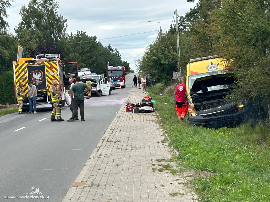 Karetka zderzyła się z lawetą