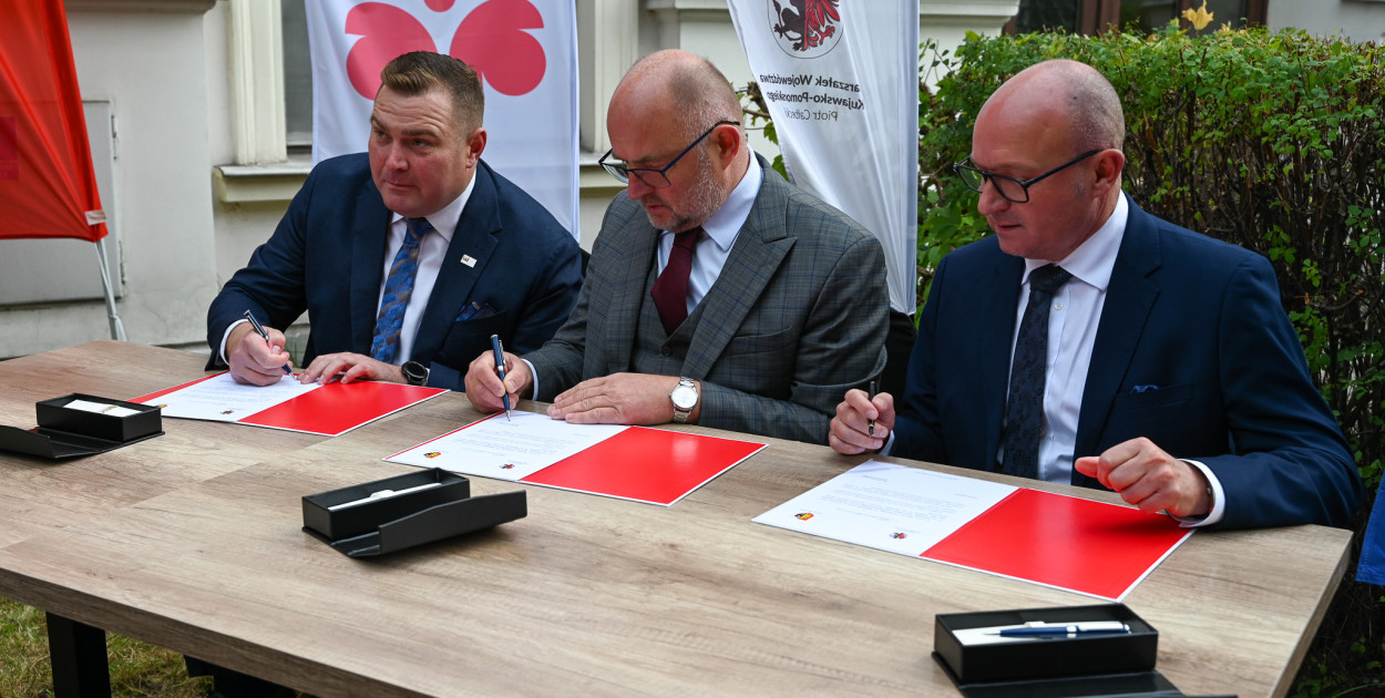 Przekazanie budynku przy Stodólnej dla województwa