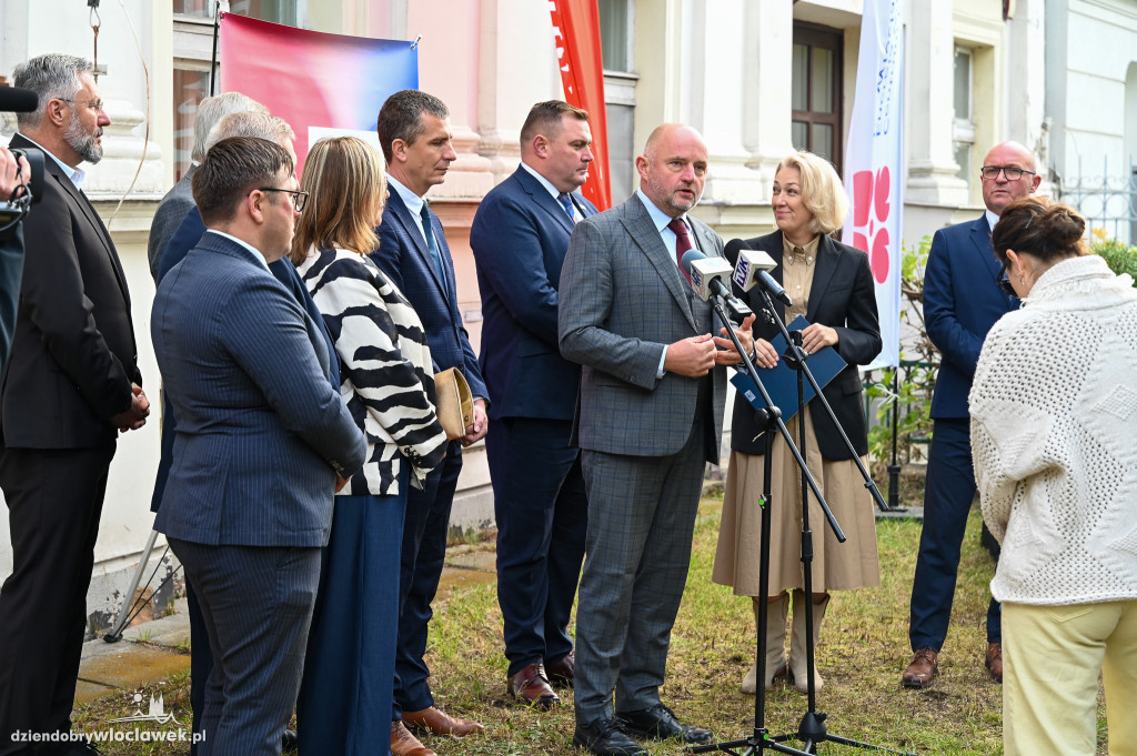 Przekazanie budynku przy Stodólnej dla województwa