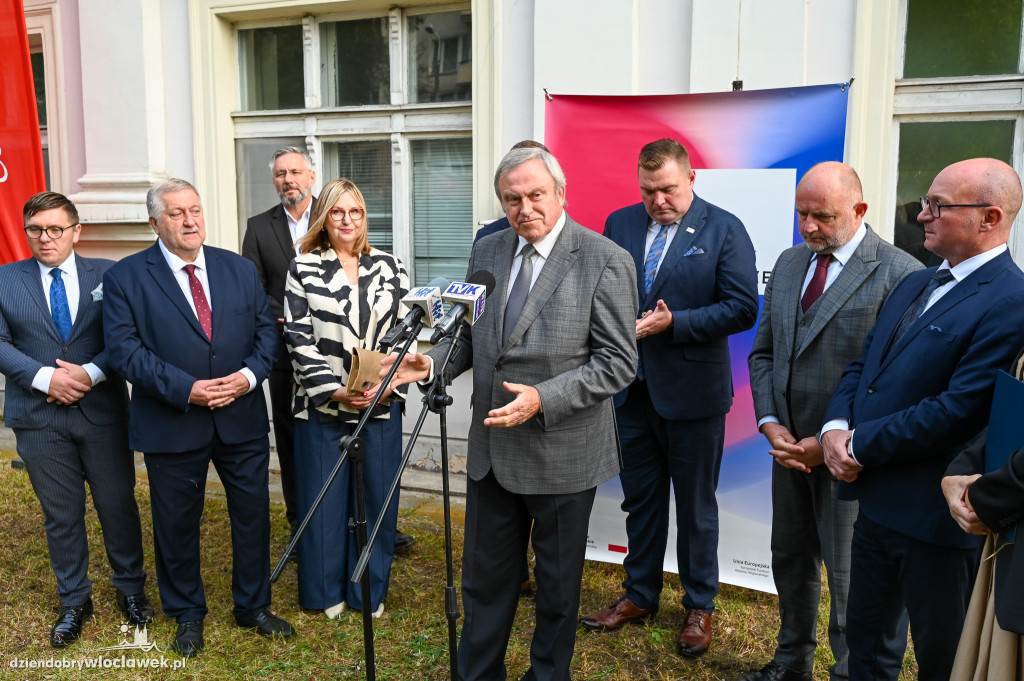 Przekazanie budynku przy Stodólnej dla województwa