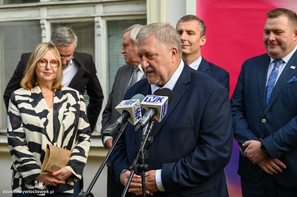 Przekazanie budynku przy Stodólnej dla województwa