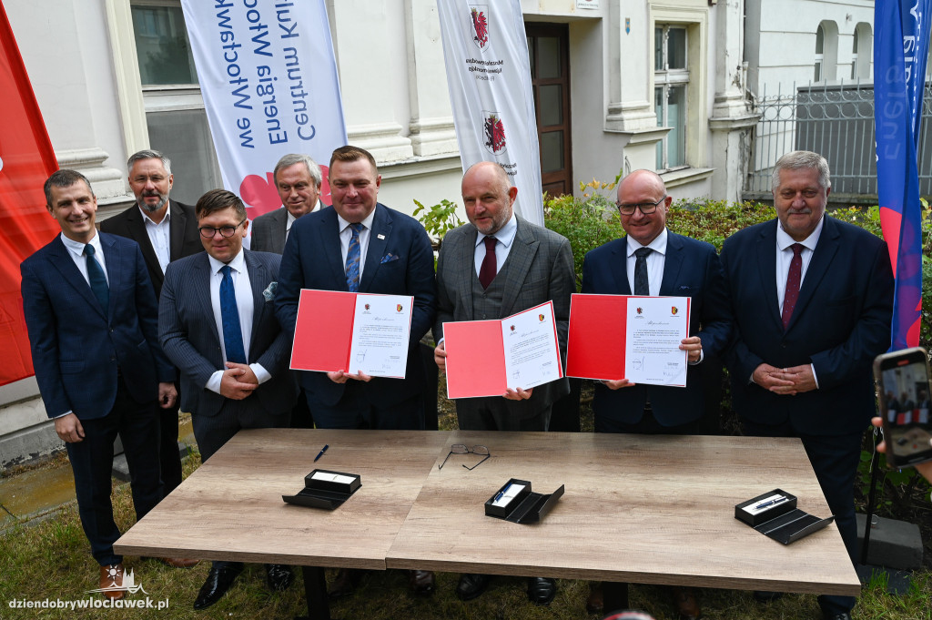 Przekazanie budynku przy Stodólnej dla województwa