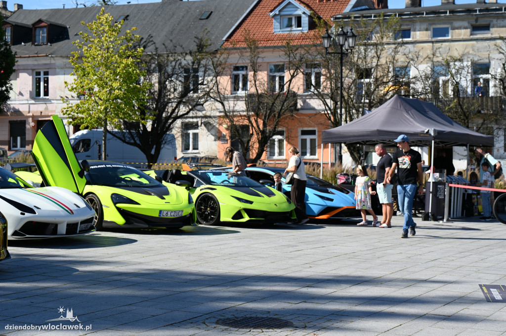 Ferrari, Lamborghini i McLareny na Starym Rynku