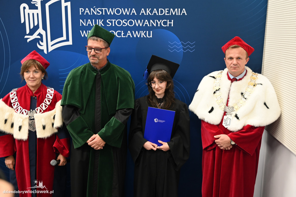 Uroczyste rozdanie dyplomów w PANS: godz. 16