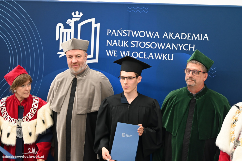 Uroczyste rozdanie dyplomów w PANS: godz. 16