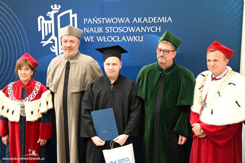 Uroczyste rozdanie dyplomów w PANS: godz. 16