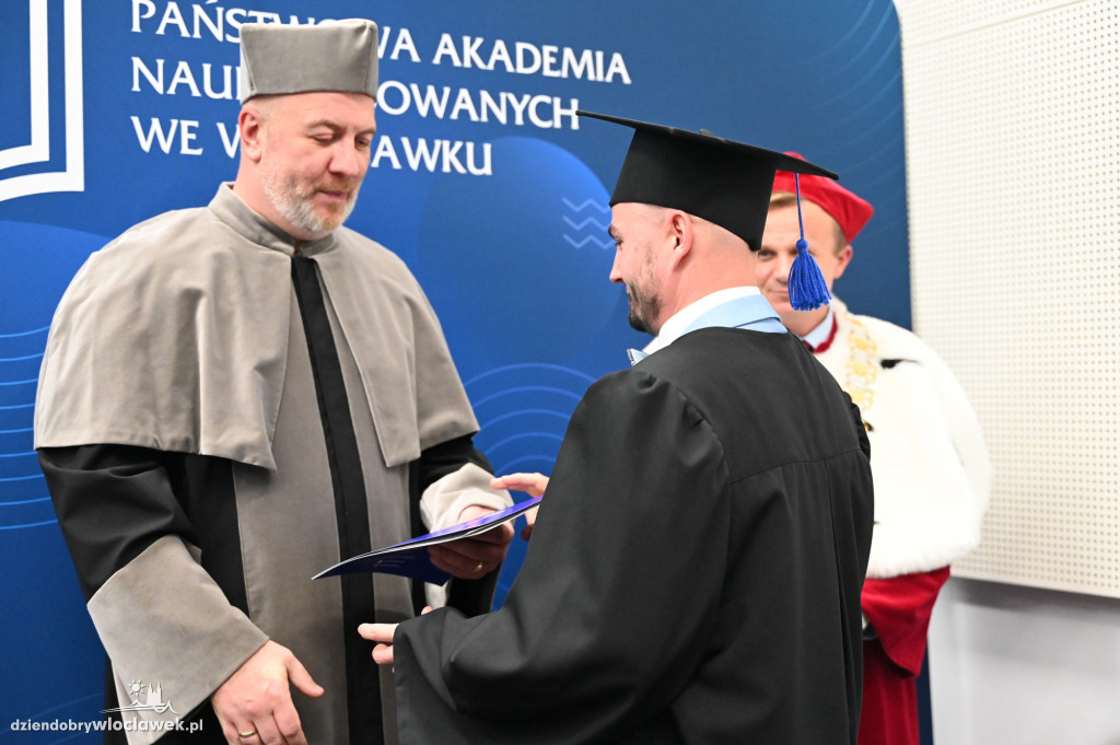 Uroczyste rozdanie dyplomów w PANS: godz. 16