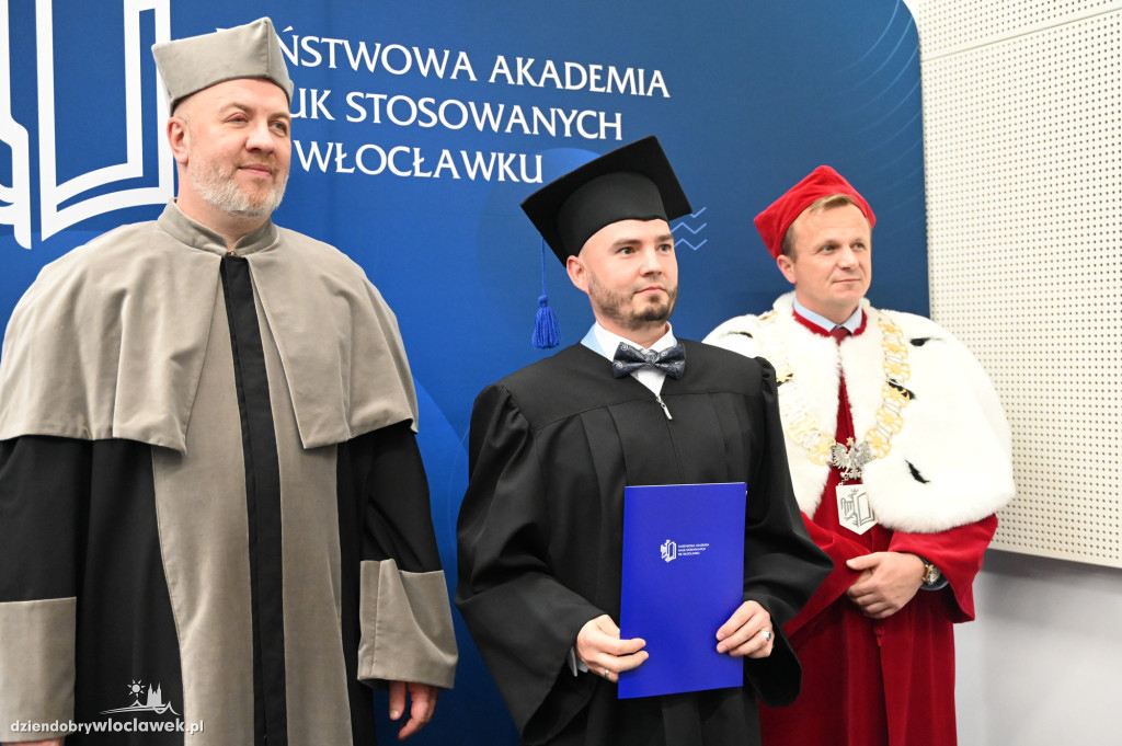Uroczyste rozdanie dyplomów w PANS: godz. 16