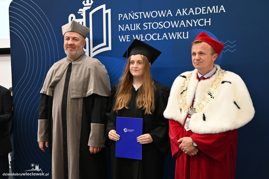 Uroczyste rozdanie dyplomów w PANS: godz. 16