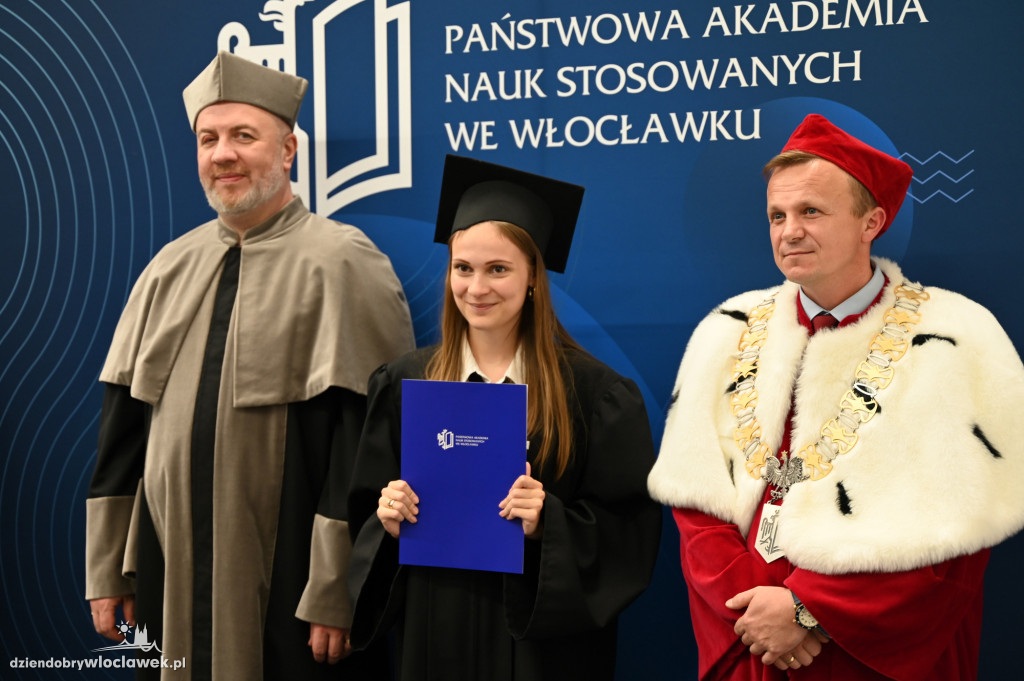 Uroczyste rozdanie dyplomów w PANS: godz. 16