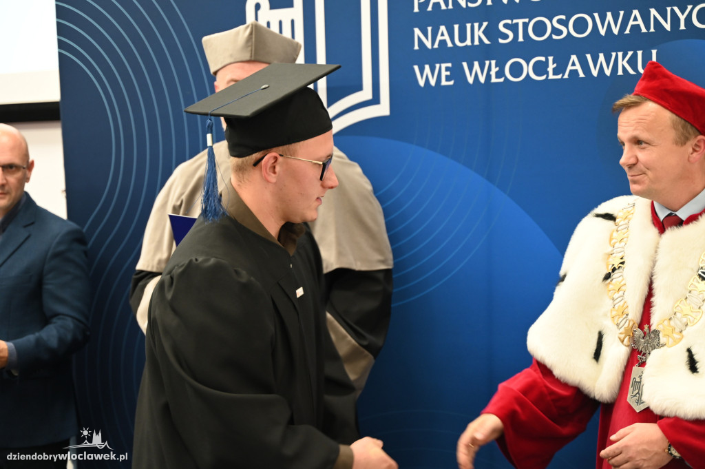 Uroczyste rozdanie dyplomów w PANS: godz. 16