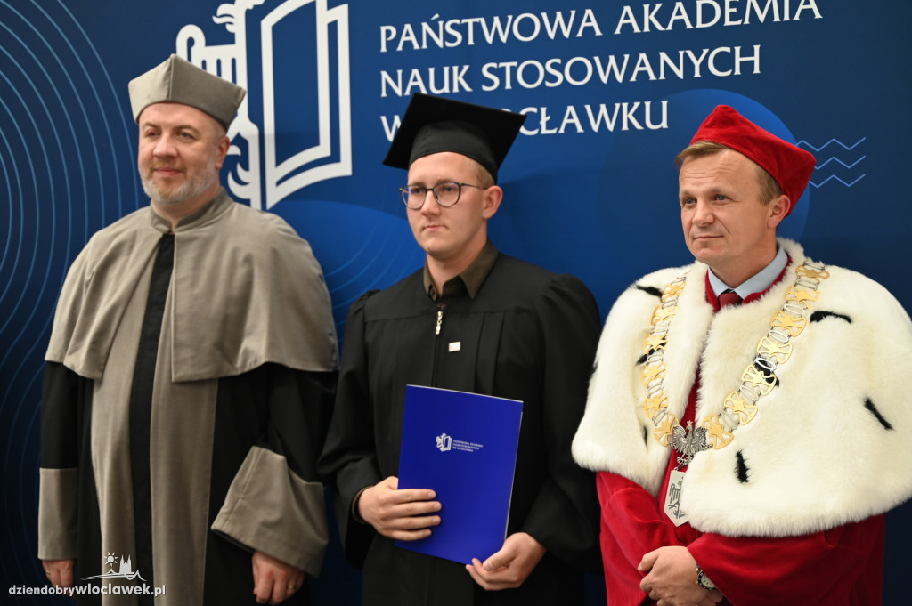 Uroczyste rozdanie dyplomów w PANS: godz. 16