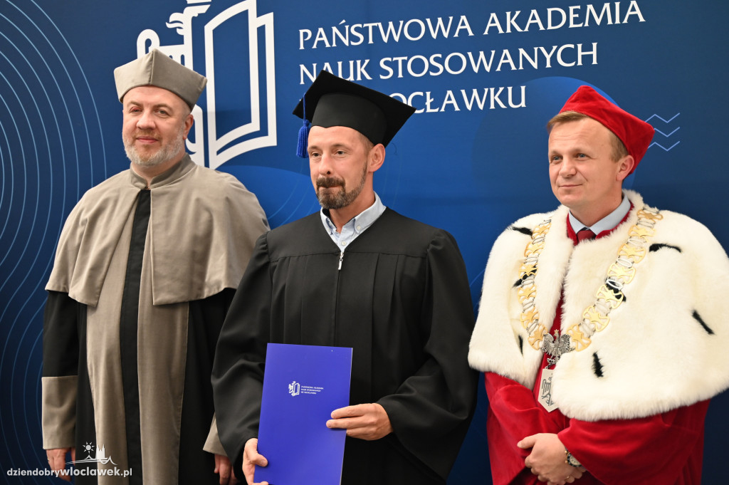 Uroczyste rozdanie dyplomów w PANS: godz. 16