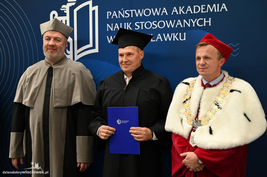 Uroczyste rozdanie dyplomów w PANS: godz. 16