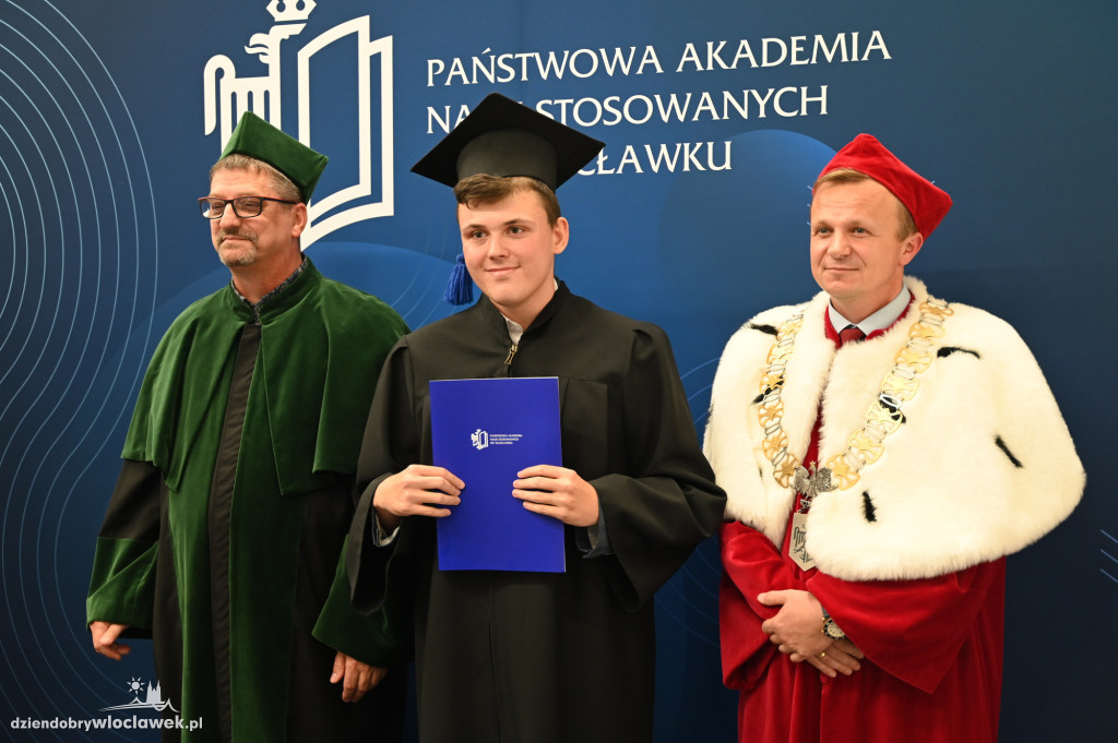 Uroczyste rozdanie dyplomów w PANS: godz. 16