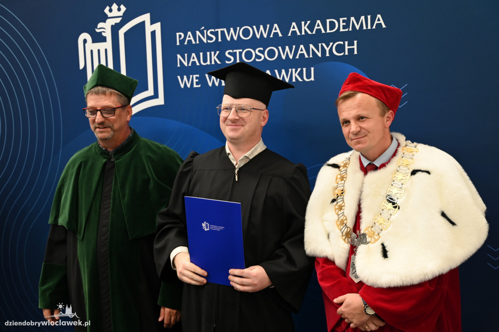 Uroczyste rozdanie dyplomów w PANS: godz. 16