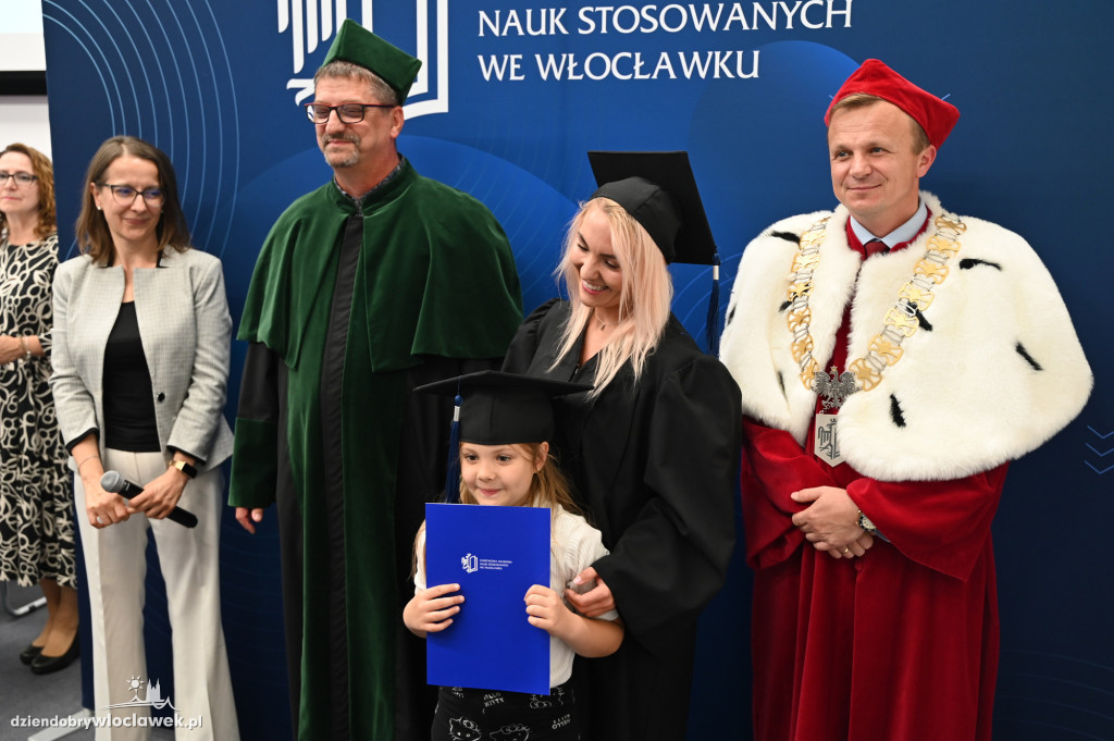 Uroczyste rozdanie dyplomów w PANS: godz. 16