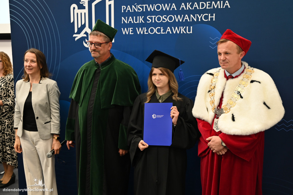 Uroczyste rozdanie dyplomów w PANS: godz. 16