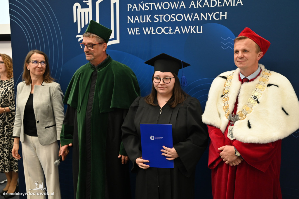 Uroczyste rozdanie dyplomów w PANS: godz. 16
