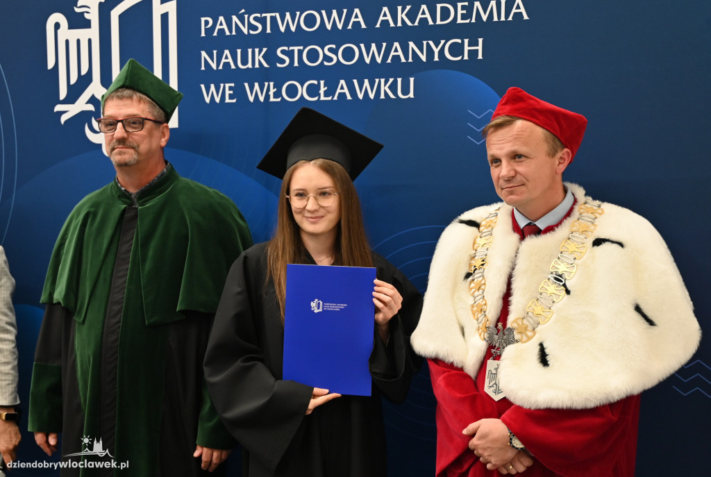 Uroczyste rozdanie dyplomów w PANS: godz. 16