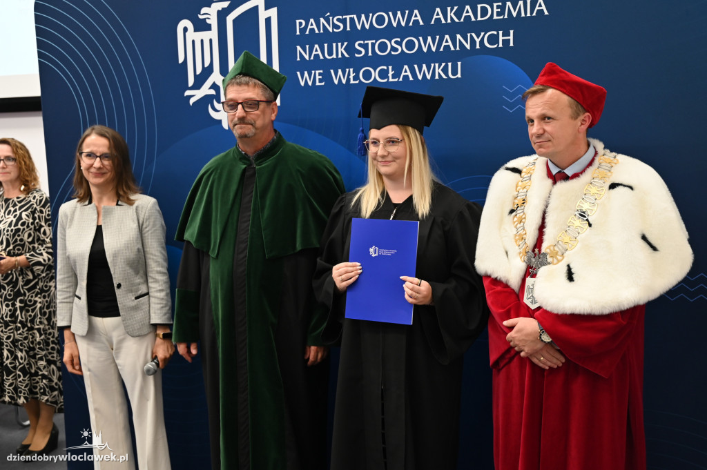 Uroczyste rozdanie dyplomów w PANS: godz. 16