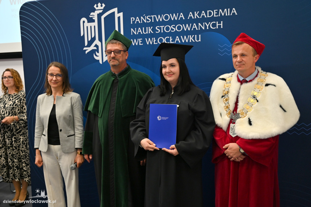 Uroczyste rozdanie dyplomów w PANS: godz. 16