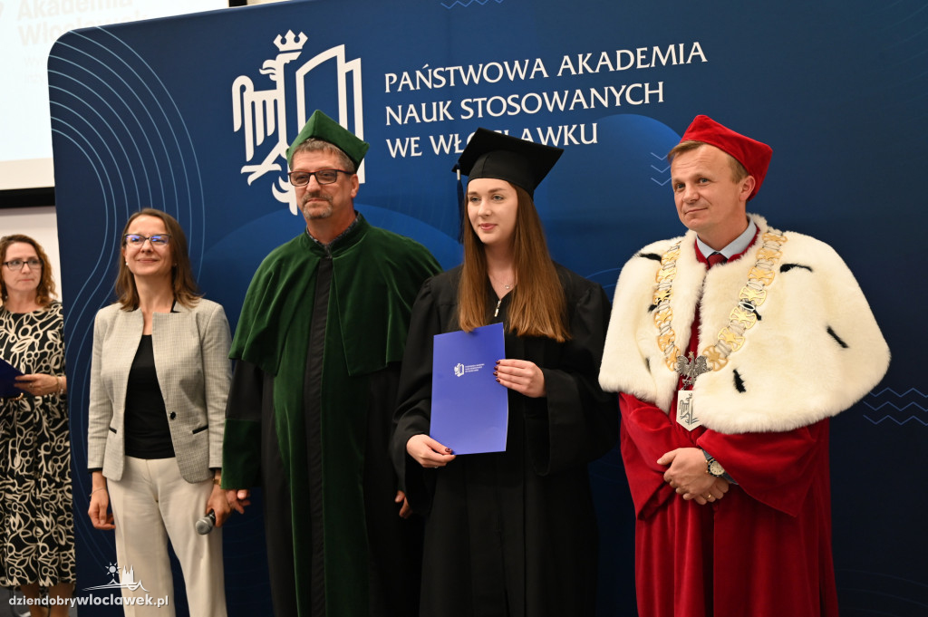 Uroczyste rozdanie dyplomów w PANS: godz. 16